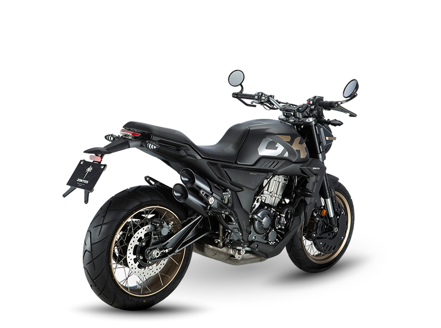 Zontes motos en Argentina - Moto Zontes 350GK negra con ángulo posterior y líneas robustas. Zontes motos en Argentina - Zontes 350GK negra vista trasera en ángulo con doble escape lateral y rueda ancha.