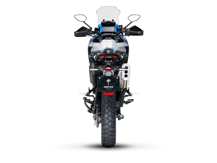 Zontes motos en Argentina - Moto Zontes 703F vista trasera con postura elevada y diseño adventure. Zontes motos en Argentina - Zontes 703F de espaldas con neumático trasero ancho, faro posterior, espejos y parabrisas alto.