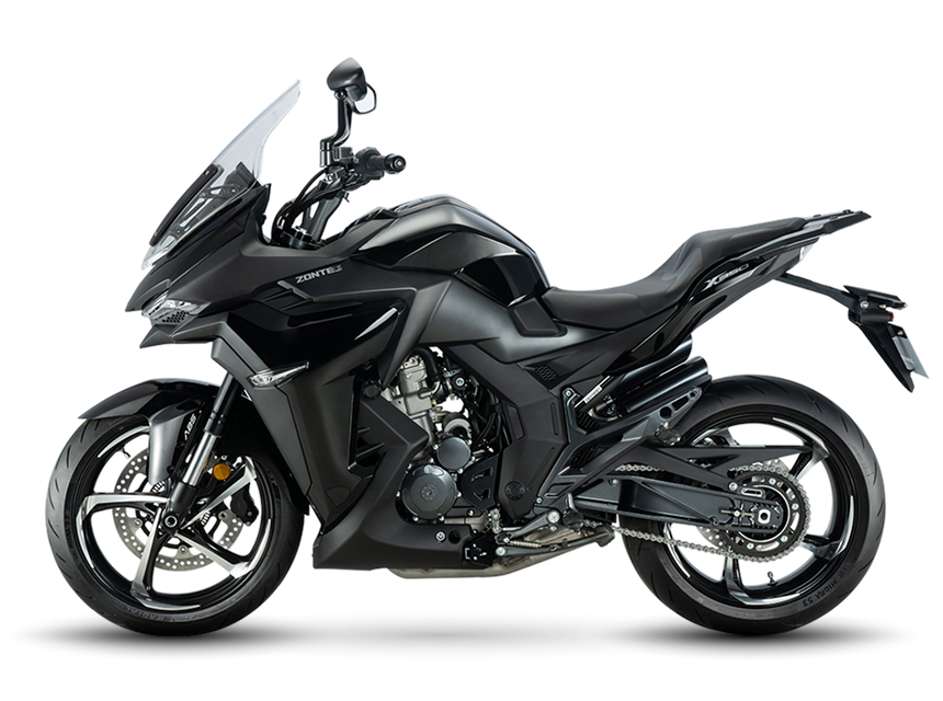 Zontes motos en Argentina - Zontes 350X negra con carroceria angulosa, parabrisas alto y una figura alargada orientada al uso rutero.