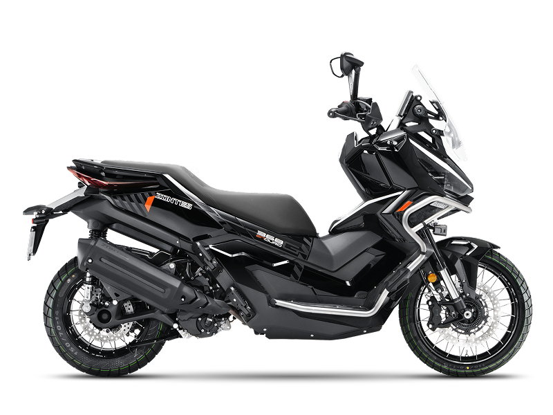 Zontes motos Argentina - 368G ETC negra con equipamiento de estilo aventurero Zontes motos Argentina - 368G ETC negra de perfil con parabrisas alto y ruedas de rayos
