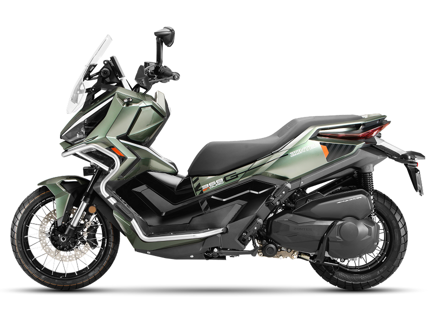 Zontes motos Argentina - Perfil lateral izquierdo de la 368G ETC verde Zontes motos Argentina - 368G ETC verde de perfil con asiento amplio y transmisión lateral