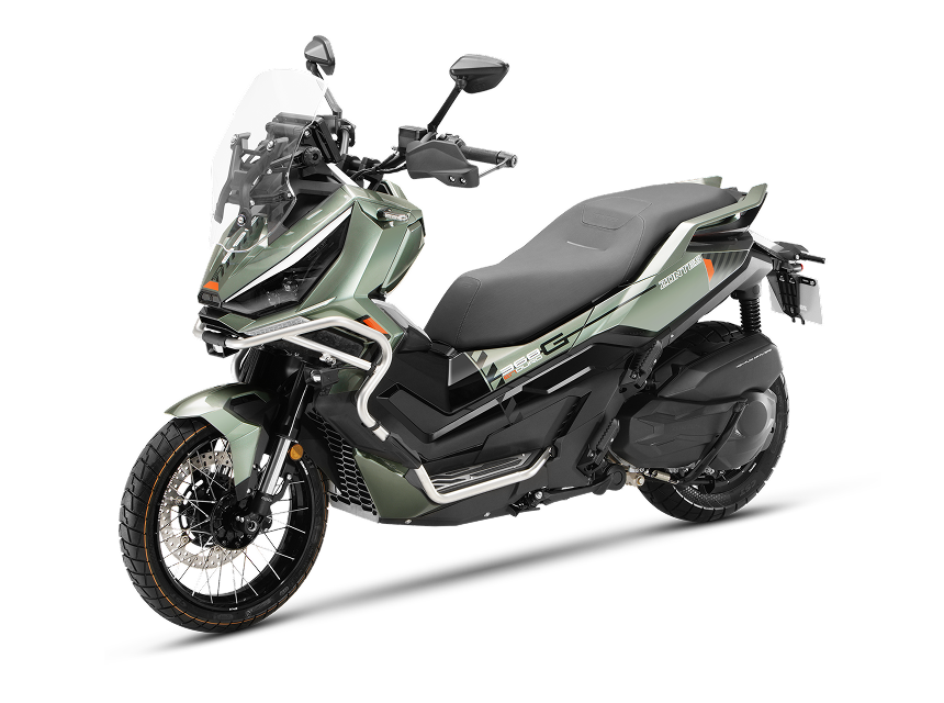 Zontes motos Argentina - Frente y lateral izquierdo de la 368G ETC verde Zontes motos Argentina - 368G ETC verde observada desde el frente y uno de sus laterales